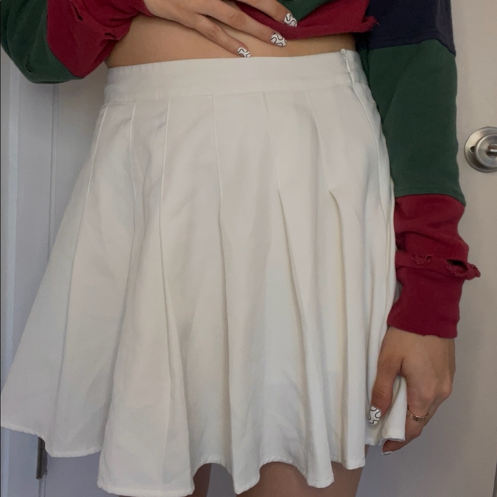 Sporty Flowy White Tennis Skirt